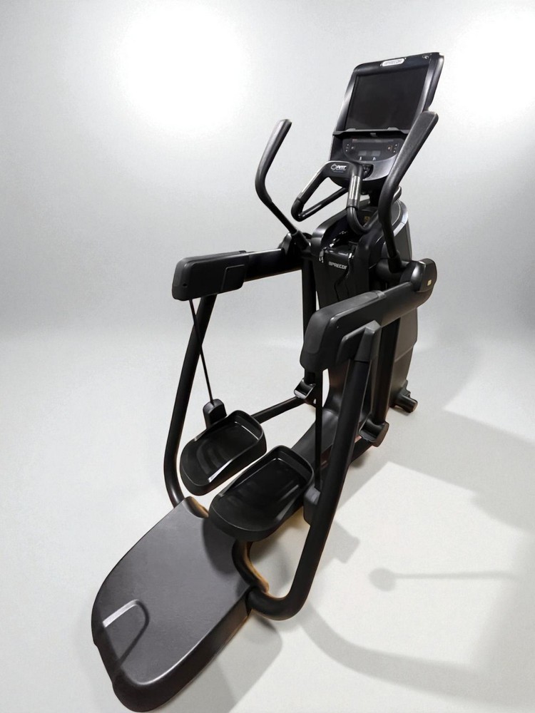 Precor AMT 885 with Open Stride w/ P82 Console - Cleaned & Serviced