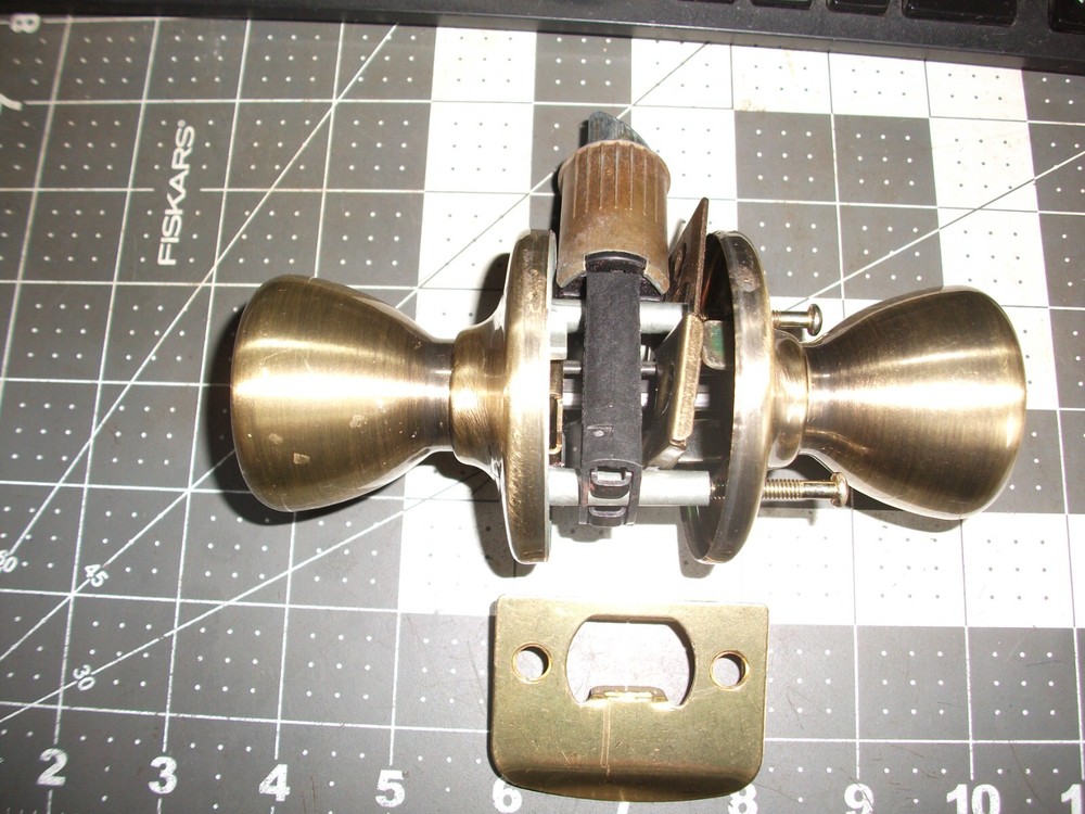 Passage Lockset Gold-tone w/strike