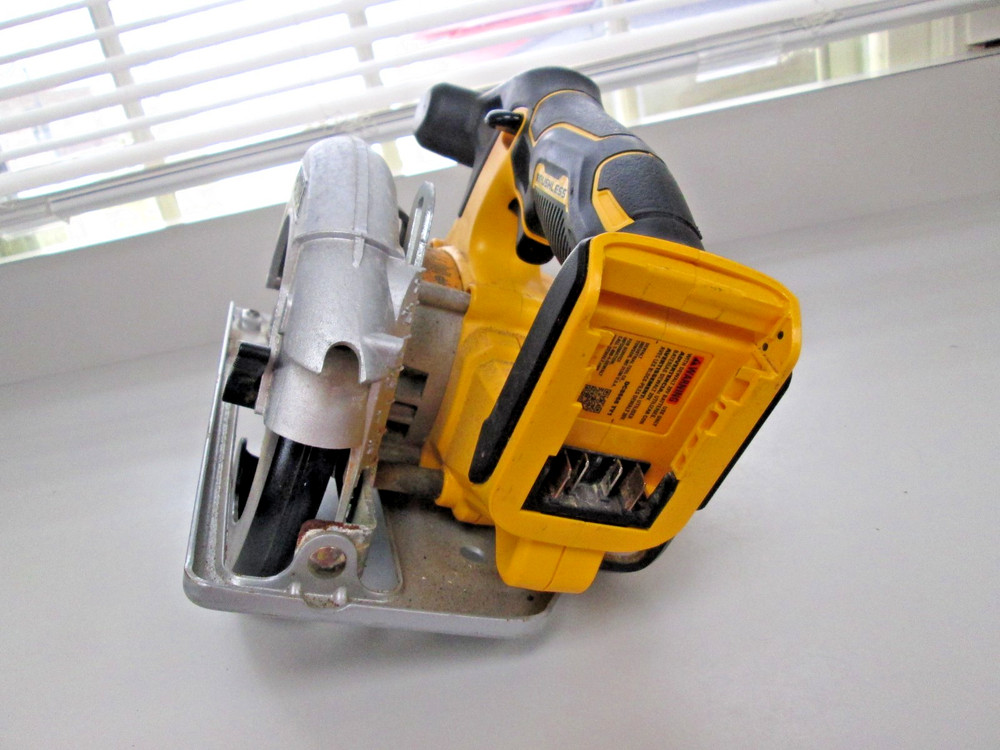 DEWALT Circular Saw DCS566 *Tool Only*