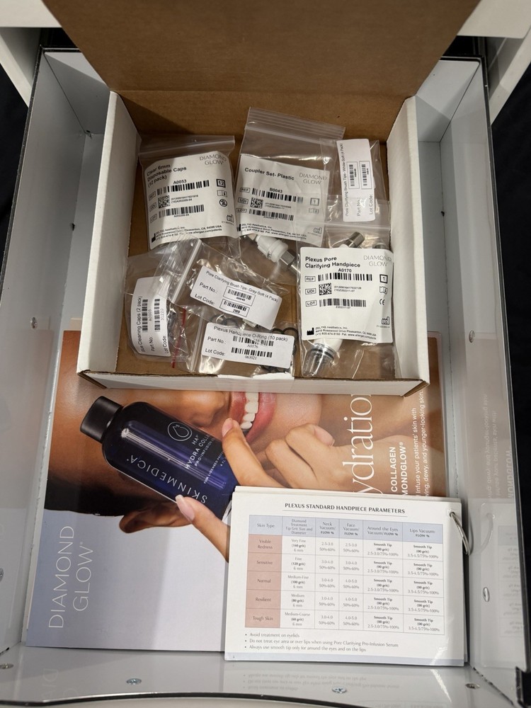 SP3 DiamondGlow Microdermabrasion Machine