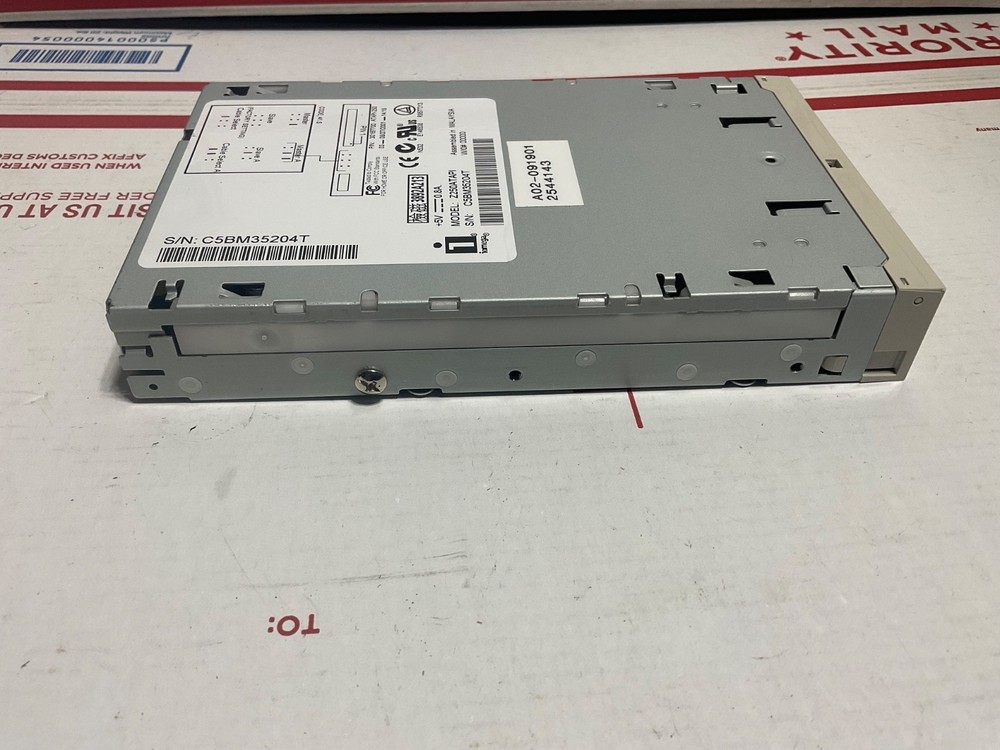 Iomega 250MB Zip Drive 3.5" Internal IDE Z250ATAPI - Untested