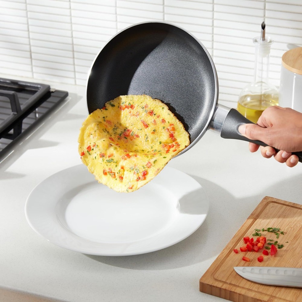 Nonstick Cookware 8-Piece Set, Includes Cookware, Black
