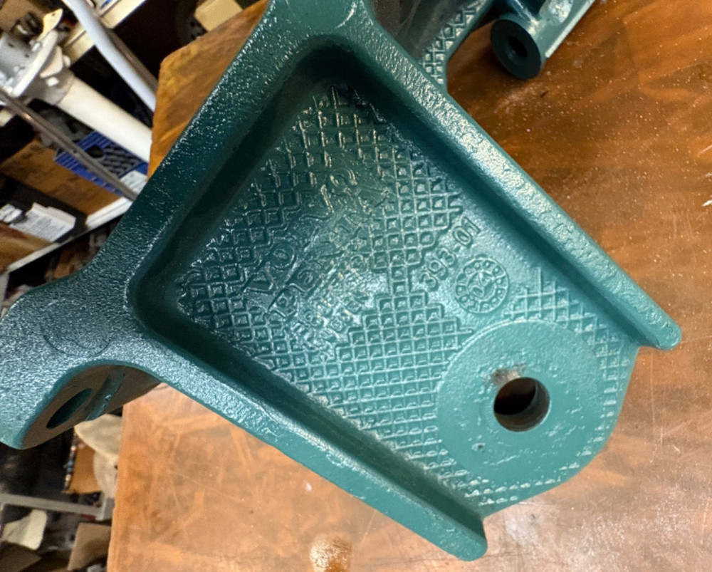 VOLVO PENTA D4/D6 MOUNT BRACKET/ENGINE #38D7719/23136596
