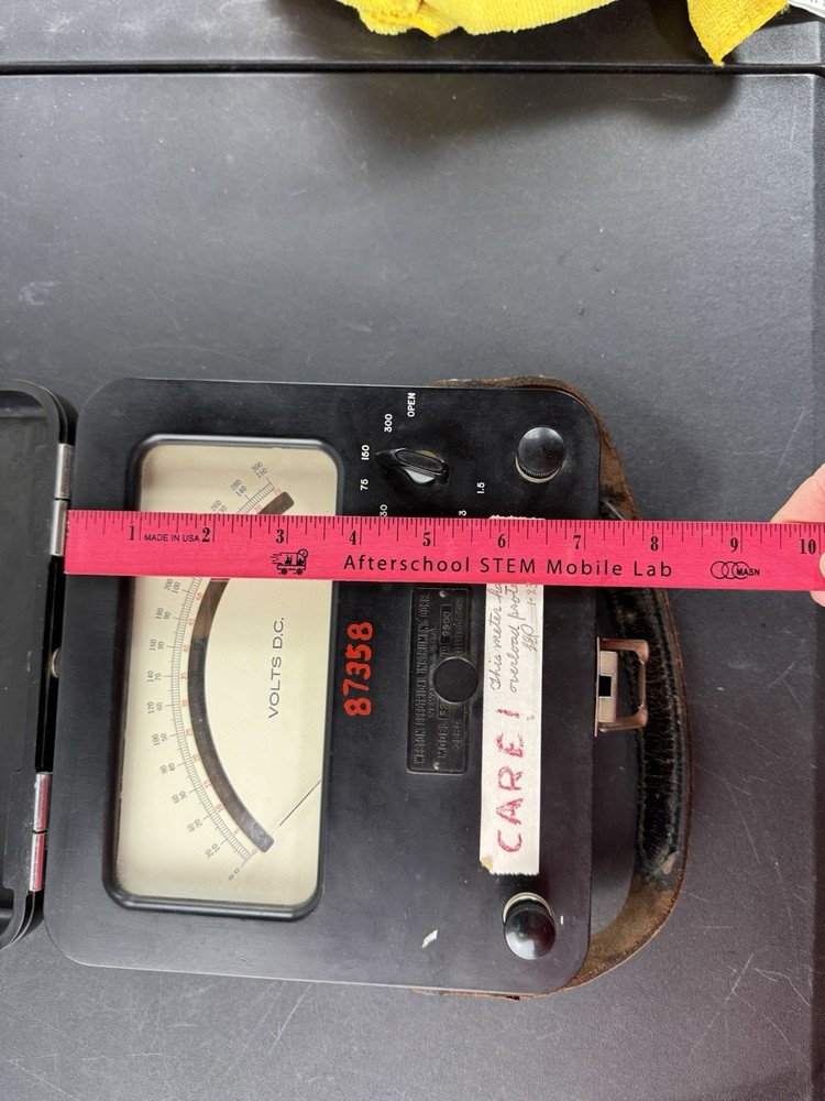 Weston Model 622 Voltmeter Diect Current Bake Lite Fold Out Case Clean