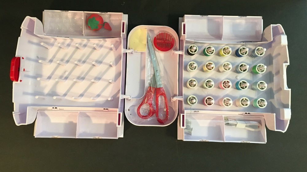 SINGER Organizer Sew Essentials Storage Case Box Portable With Some Accessories