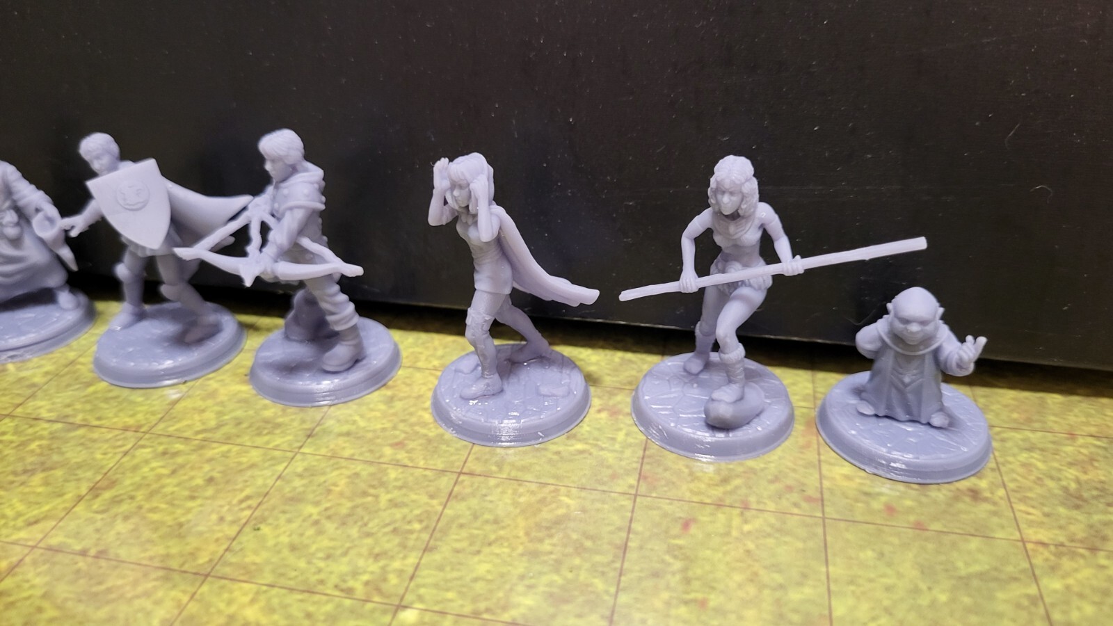 Saturday Morning Heroes + DM Dungeons & Dragons 28mm Unpainted New