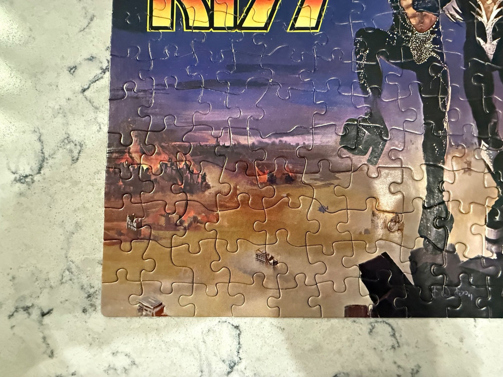 Kiss Puzzles