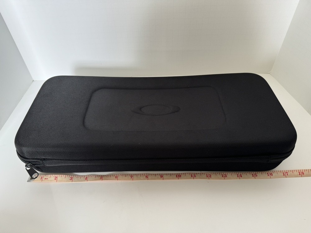 NEW 100% OCP OAKLEY Rectangular Zip Vault Multiple Sunglasses Travel Case