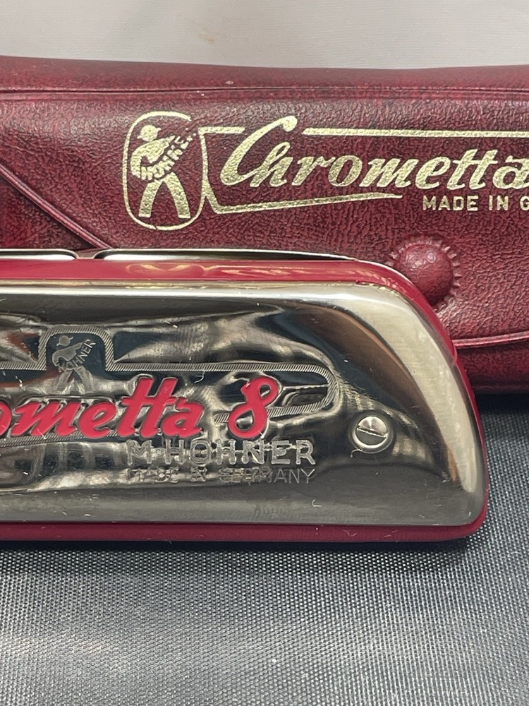 Chrometta 8 Model 250 C in Case Germany