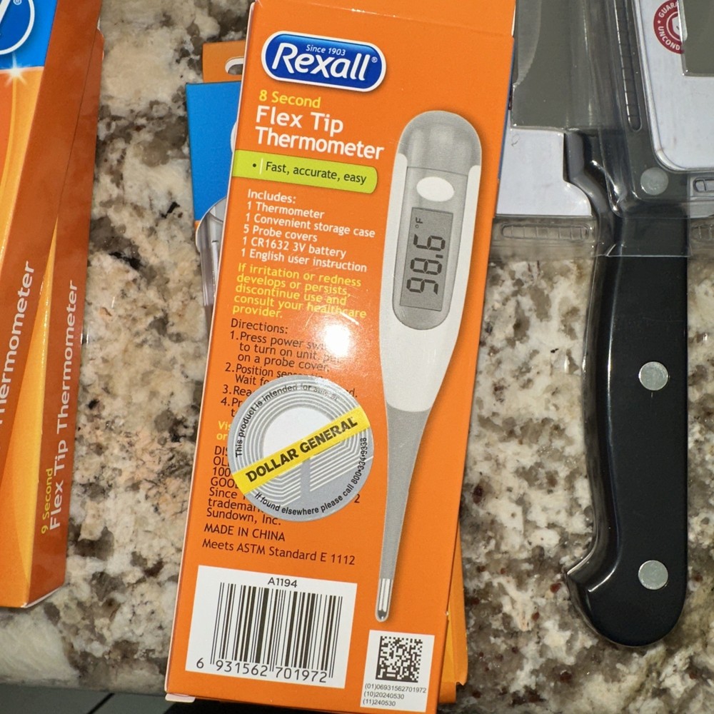 Rexall 8 Second Flex Tip Digital Thermometer Waterproof White with Case & Covers