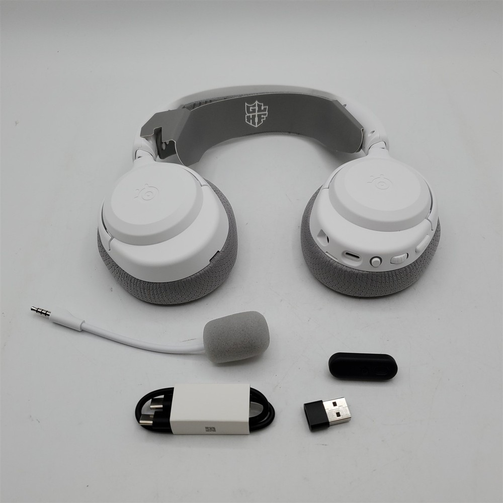 SteelSeries Arctis Nova 3X Wireless Multi-Platform Gaming Headset — White