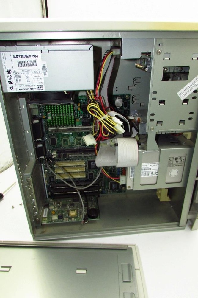 Vintage Gateway 2000 Model P5-166 Computer PC Desktop