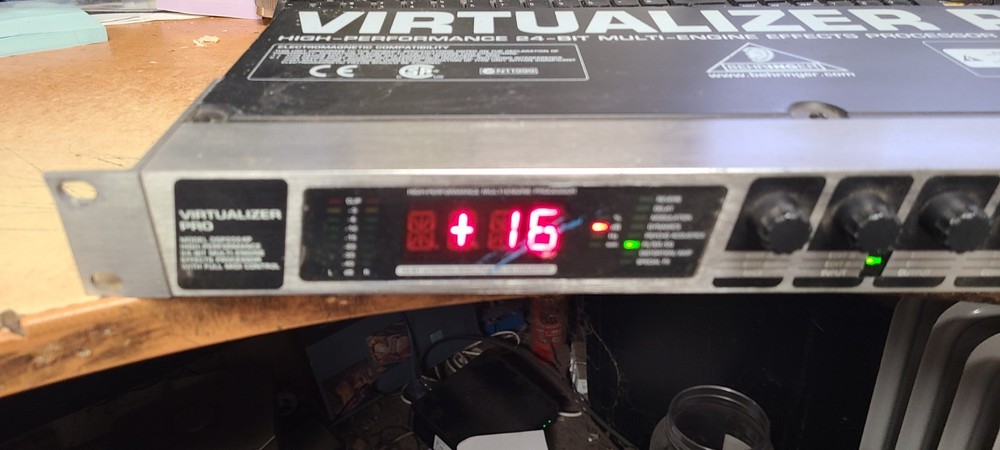 BEHRINGER Virtualizer Pro Model DSP2024P Effects Processor Tested Working