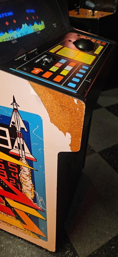 MISSILE COMMAND Video Arcade Game - Atari 1980 - 2562