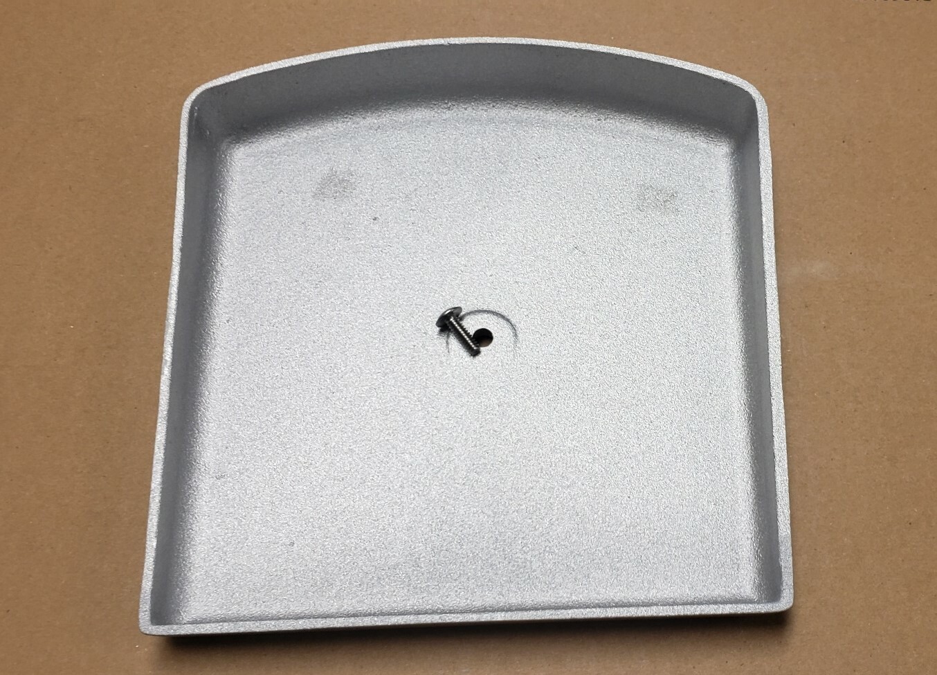 Hobart 30qt D300 Motor Cap Trim cover old # 068723 New # 437918 new with screw