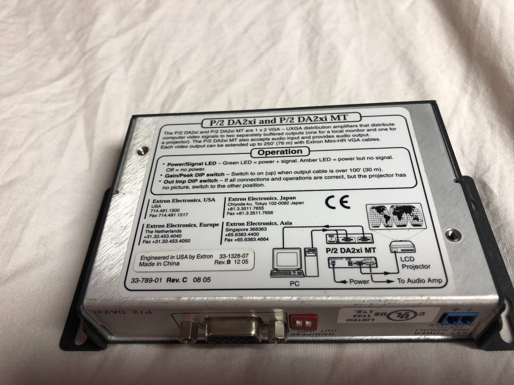 Extron P/2 DA2xi VGA-QXGA Distribution Amplifier with Rack Mount