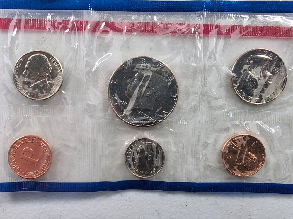 1987 P&D US Uncirculated Mint Set - Without Envelope