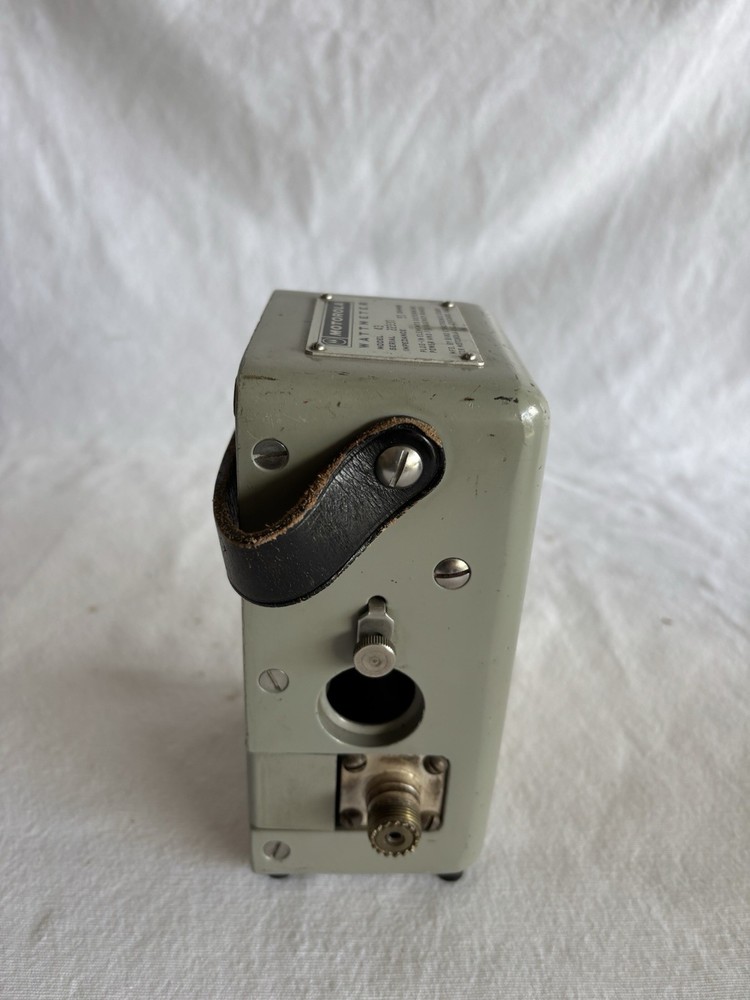 Bird Technologies Motorola Model 43 Wattmeter with 12 Slugs Sola Basic