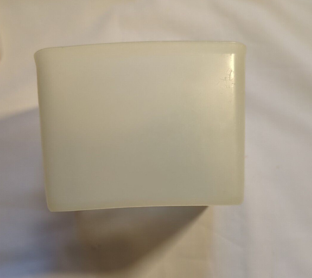 Tupperware Square Round Keeper 30 oz. Container with brown lid