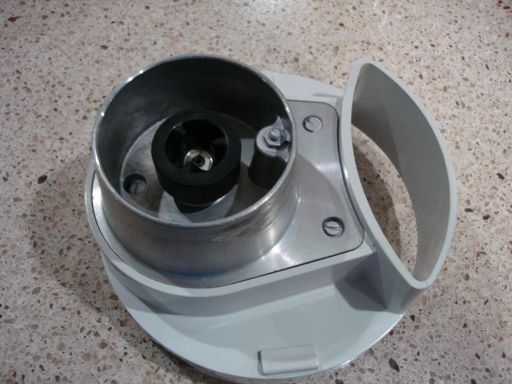 Braun KM32 Kitchen Machine Processor Shredder Head W/Blades Complete