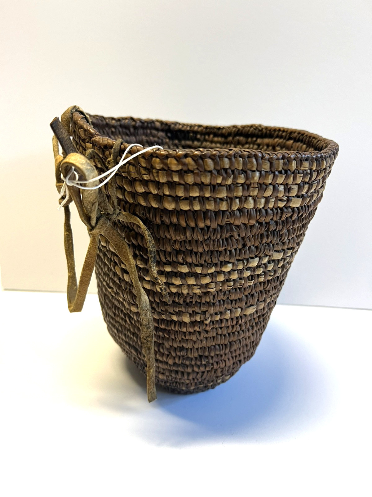 Original Antique Native American Indian Berry Basket; Late 1880's-1900; Lot # C9