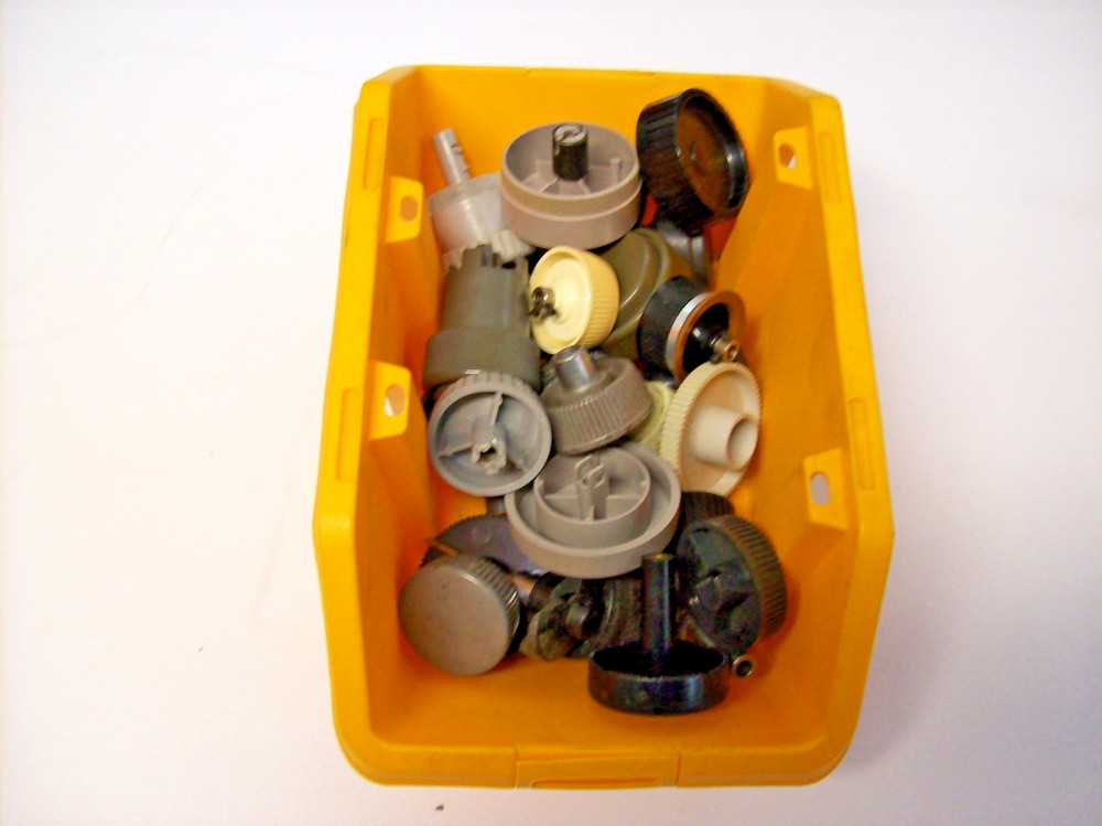 MISCELLANEOUS TYPEWRITER KNOBS