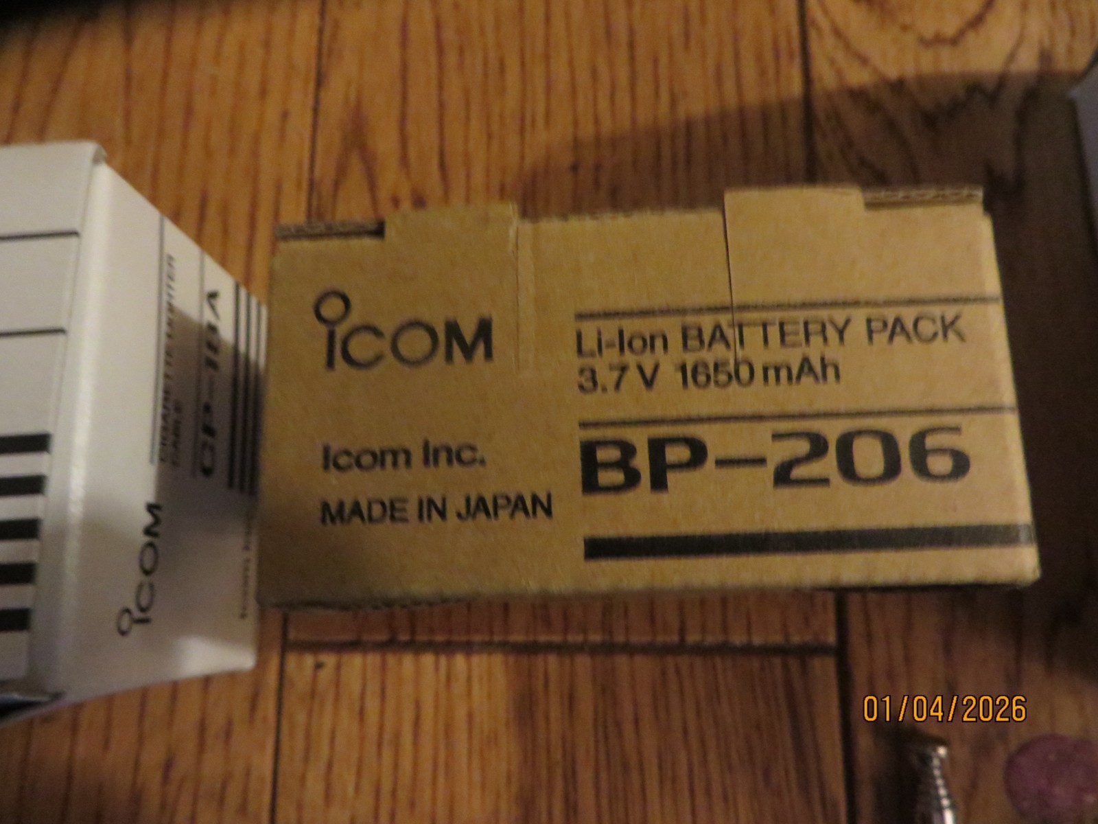 ICOM IC-R3 Handheld Wideband Communications Receiver .495 to 2450 MHz ++++
