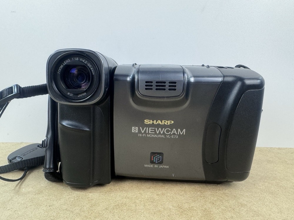 Sharp Viewcam VL-E73 8mm Camcorder Vintage Untested Powers Briefly With Case