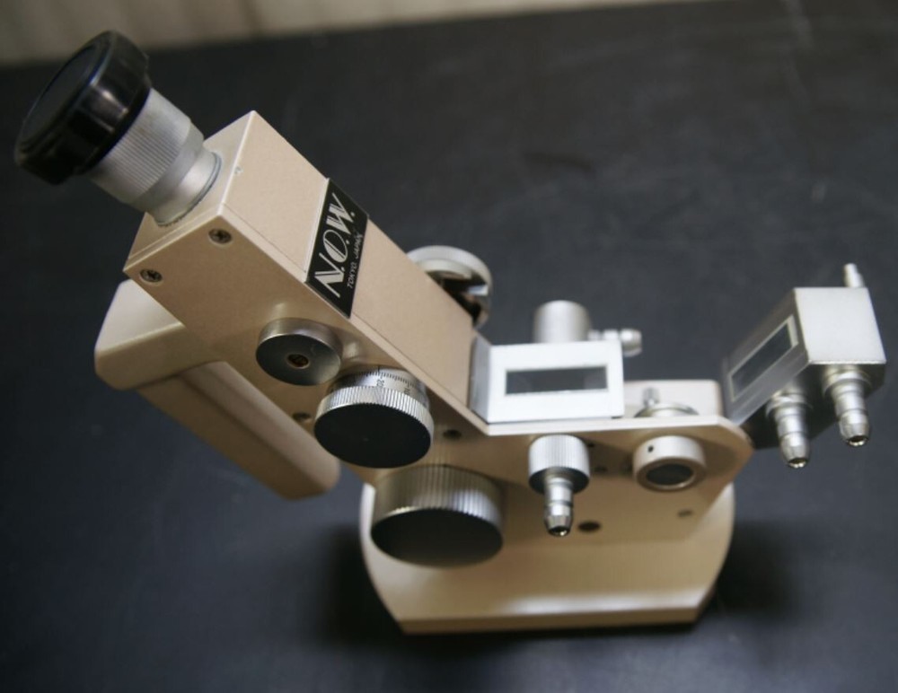 Refractometer Abbe N.O.W Nippon Optical Works.