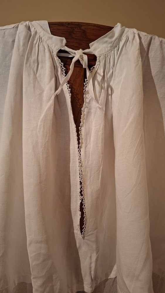 2x Beautiful surplis whit lace