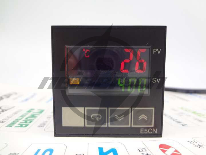 ONE New Omron E5CN-R2MP-500 Temperature Controller In Box
