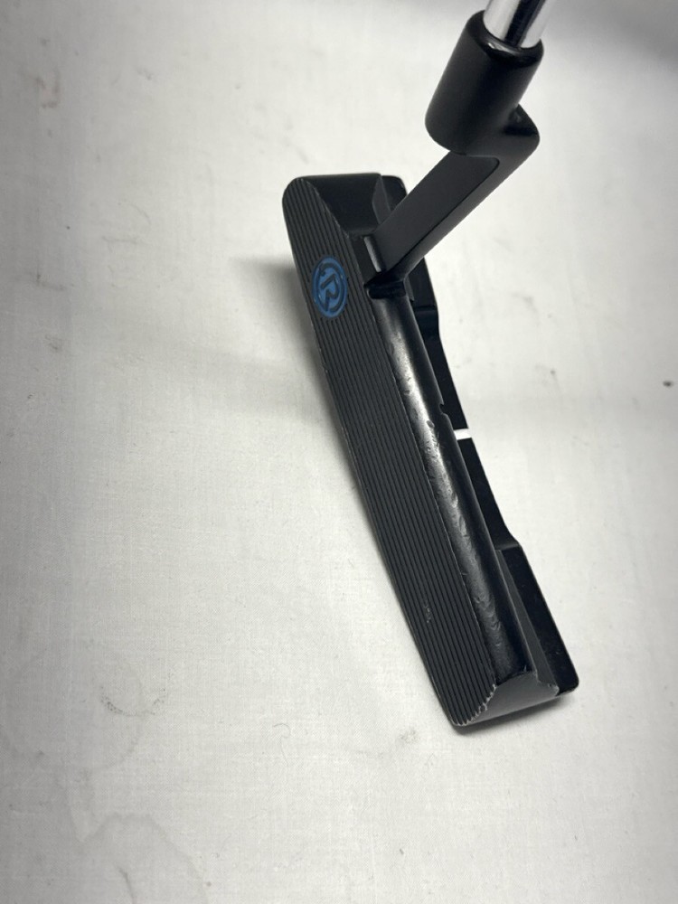 ICONIC 002 (TDW035633)