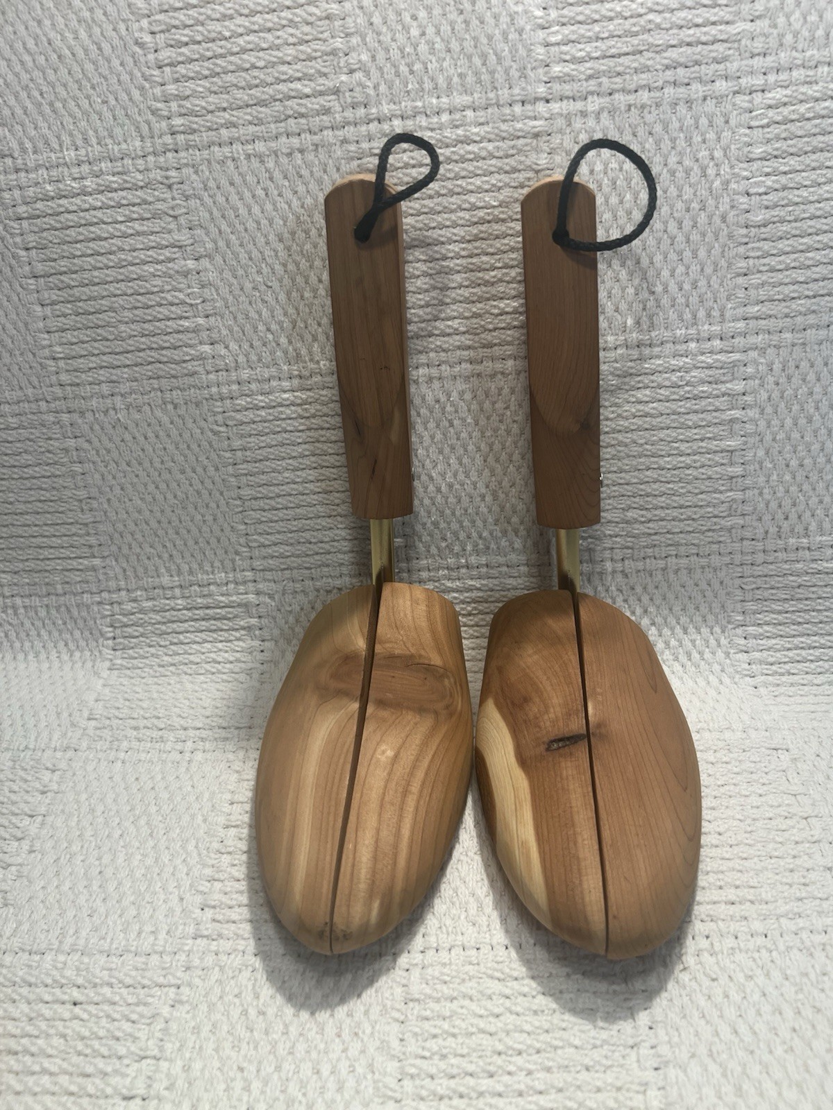 Adjustable Cedar Wood Shoe Stretchers - 12.5" Length x 3" Wide - Fits Men's 9-11