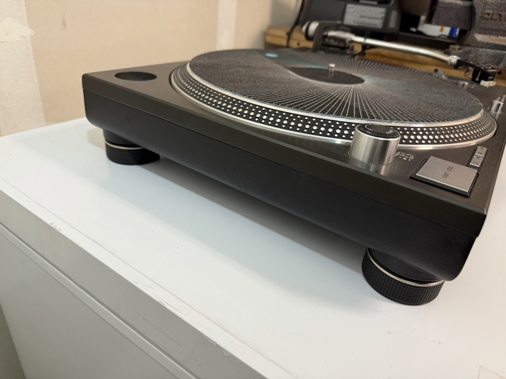 Technics sl-1210mk5 Turntable Black