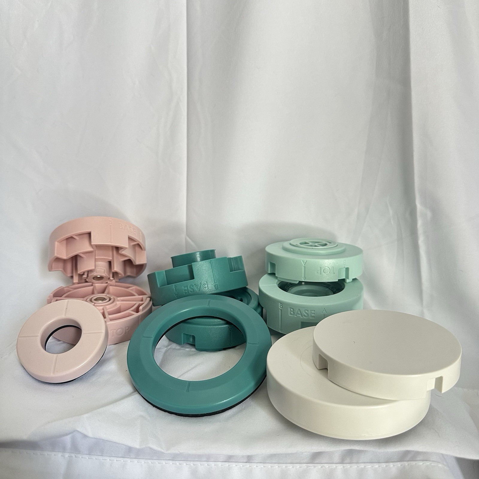 We R Memory Keepers Button Press All-In-One Kit – 3 Size Button Maker