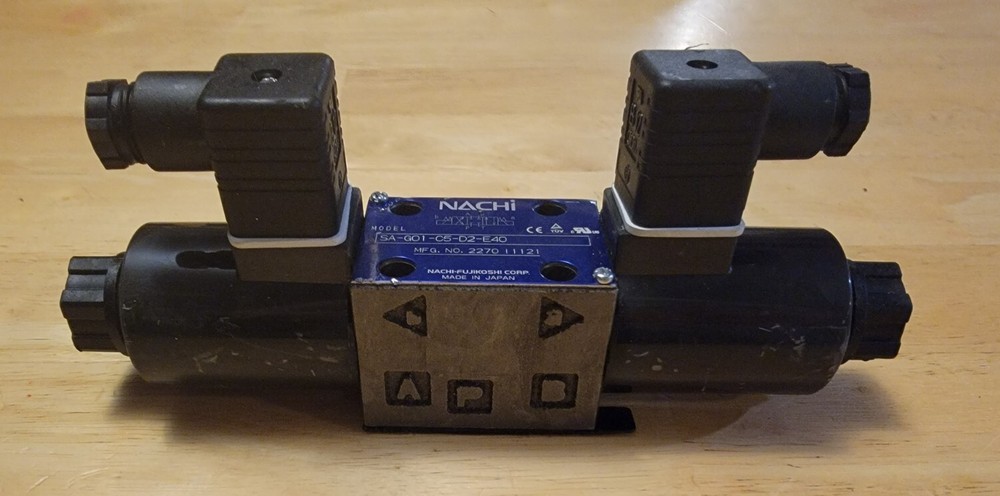 NEW Nachi SA-G01-C5-D2-E40 Directional Control Valve