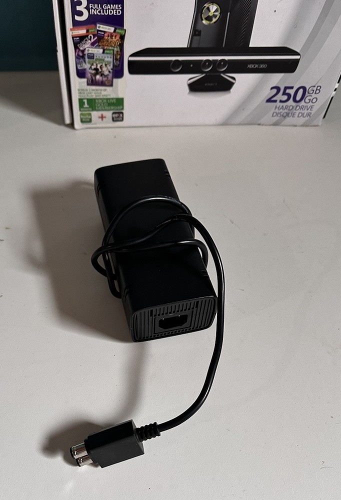 XBOX 360 4GB Video Game Console & Kinect Sensor