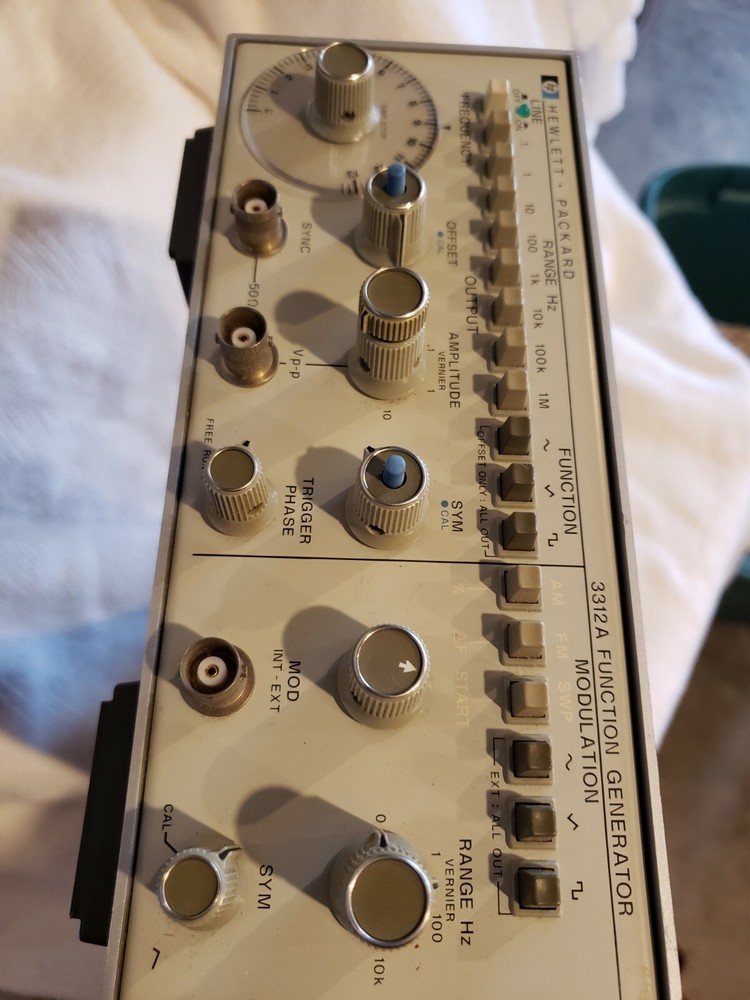 Hewlett Packard HP 3312A Function Generator 13 Mhz Dual Main & Modulation Unit