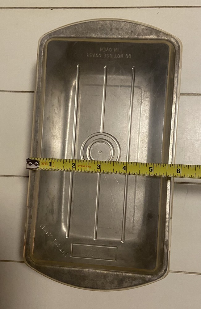 Vintage Rectangle Pan with Plastic Break Resistant Lid