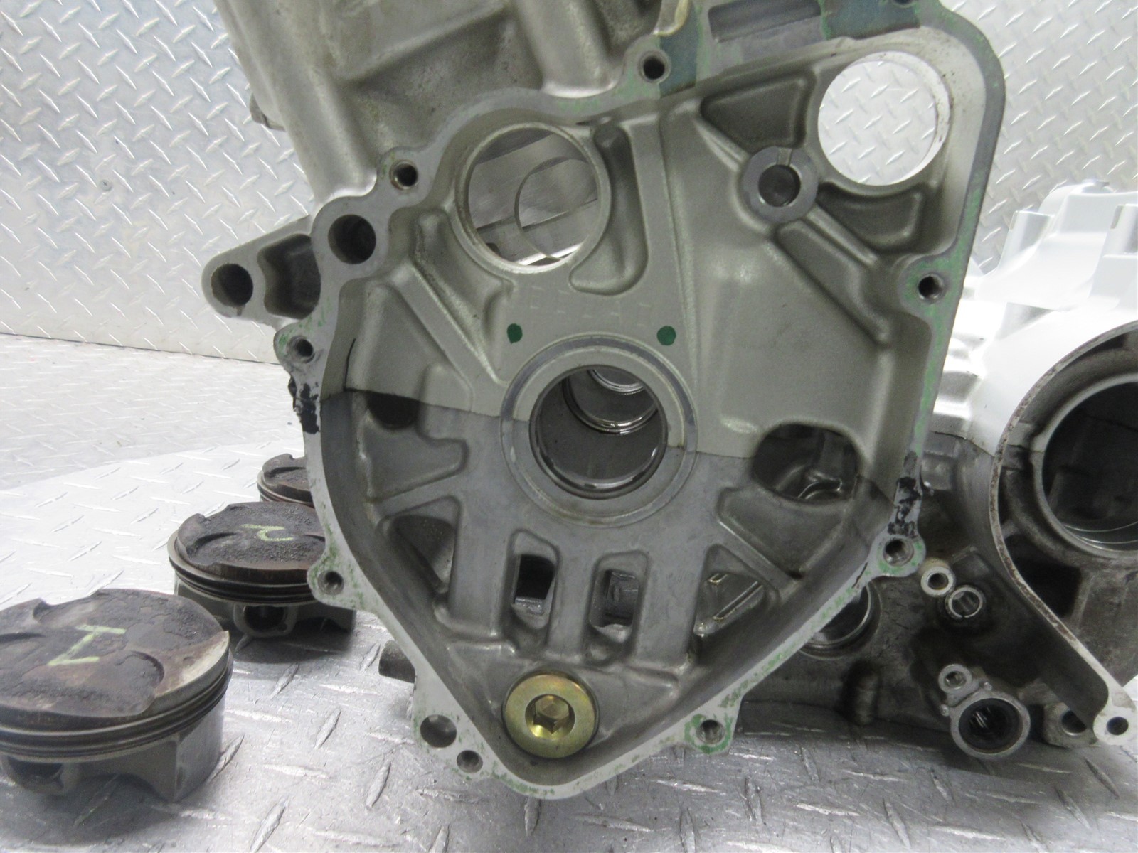 2003 02-03 Honda CBR 954 CBR954RR Crankcase Crank Case Engine Motor Block Piston