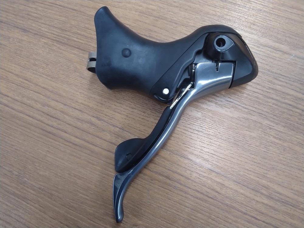 ST-5600 STI Leer