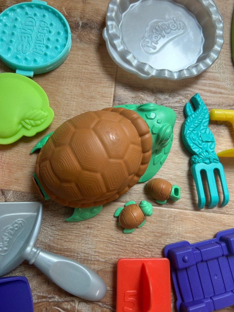 Play-doh Kinetic Sand Tools Lot, 40+ Pieces, Mixed Sets