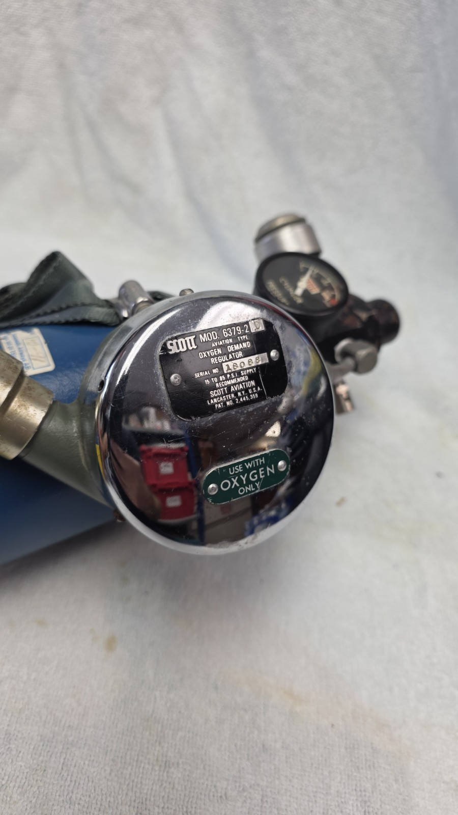 PORTABLE OXYGEN UNIT P/N: 5600-2C3A-E20B and SCOTT Regulator Mod: 6379-2