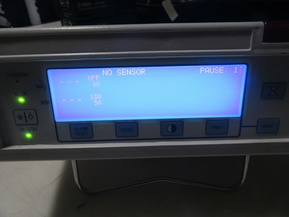 P8 MASIMO SET 2000 OXI-READER PULSE OXIMETER W/O SENSOR. FREE SHIPPING