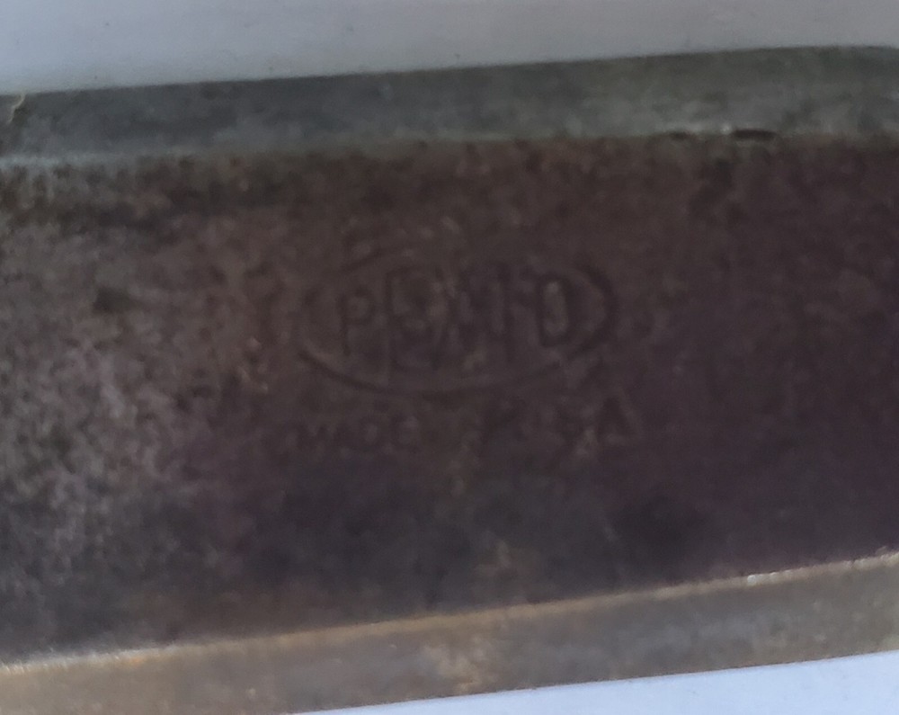 Vintage Pexto 1 1/4" bevel edge Socket chisel