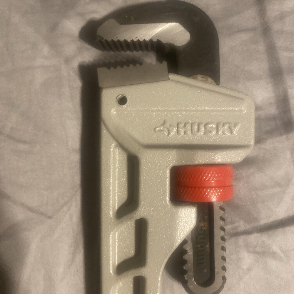 Husky 14 Inch Pipe Wrench