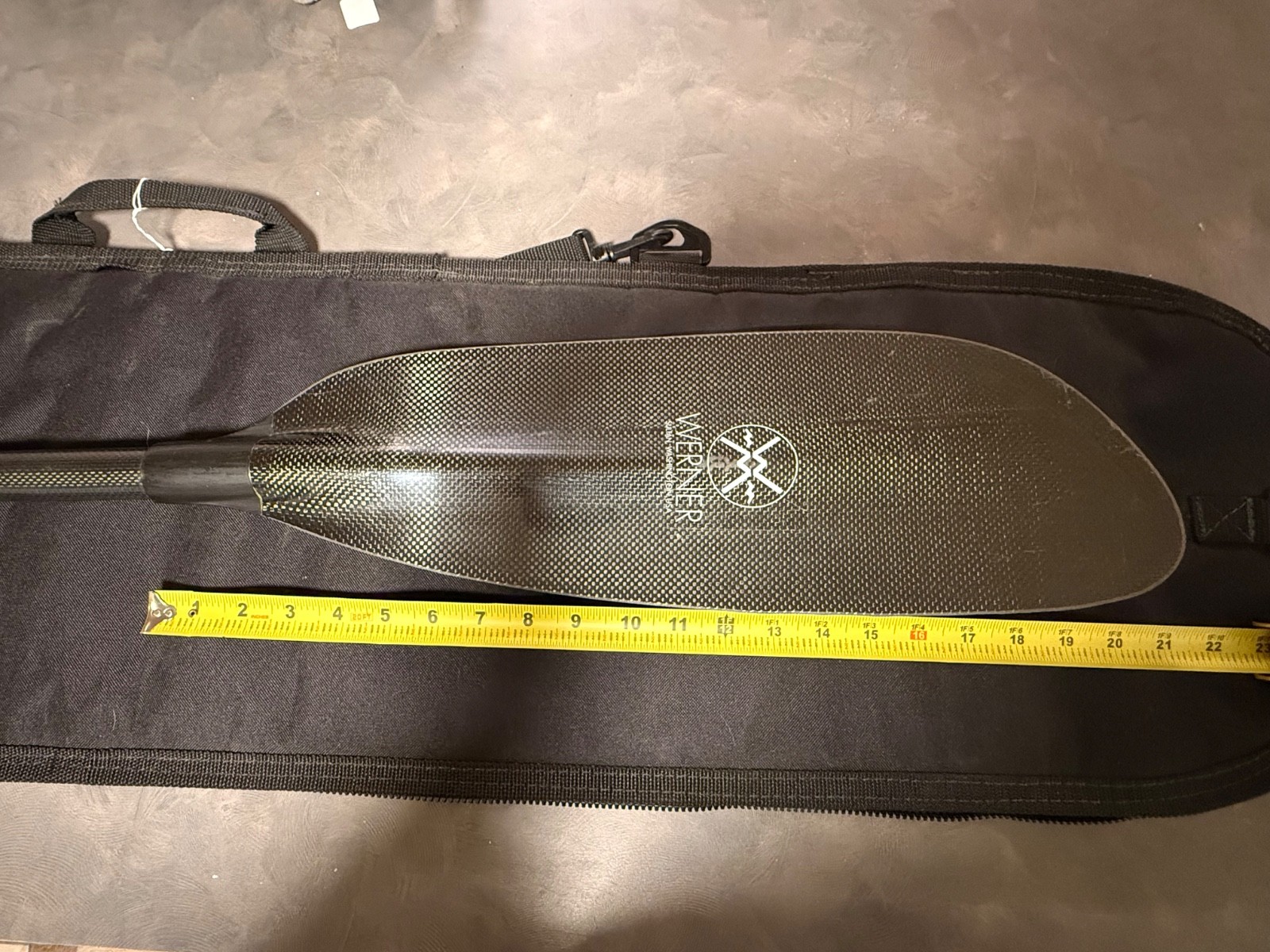 Werner Kalliste 2 Piece Straight Shaft Kayak Paddle - Carbon - Includes Case