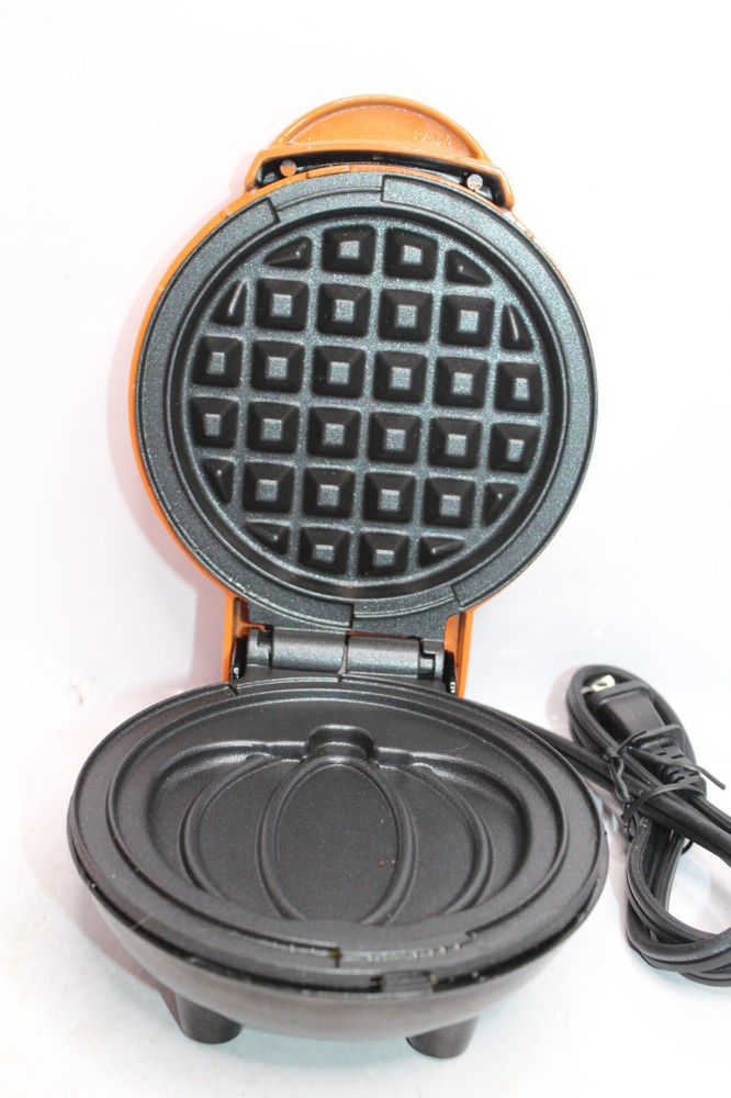 Dash Mini Pumpkin Waffle Maker Orange Non Stick 4" Cooking Surface 350W