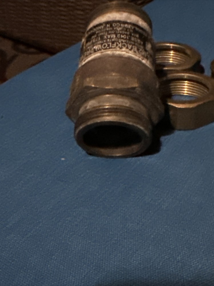 Watts Regulator 9D-M2-3/4 Backflow Preventer