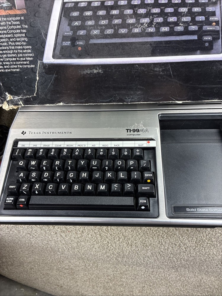 Texas Instruments TI-99/4A Home Computer POWERS UP,RED LIGHT ON!